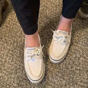 Canvas Sperry boat shoes
